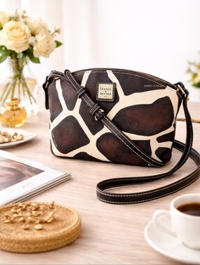Dooney & Bourke Giraffe Print Crossbody Bag | Y2K Animal Print